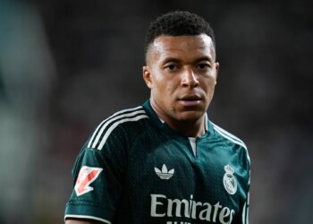 Mbappé marque, mais se fait voler la vedette