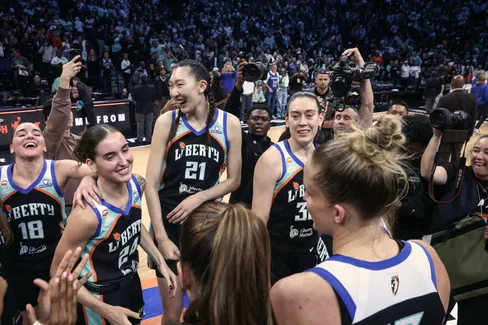 Numéro 1 de la saison régulière, les Lynx prennent la porte !