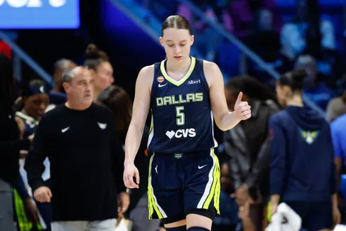 Paige Bueckers rassure après son alerte au genou à la Coupe du monde