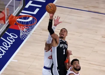 Pour Julius Erving, Victor Wembanyama va remettre les pivots au sommet