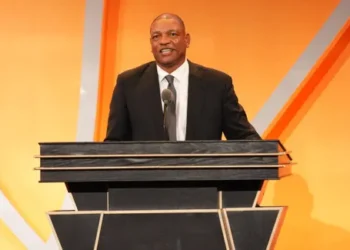 Retraité du coaching, Doc Rivers se lance à la télévision