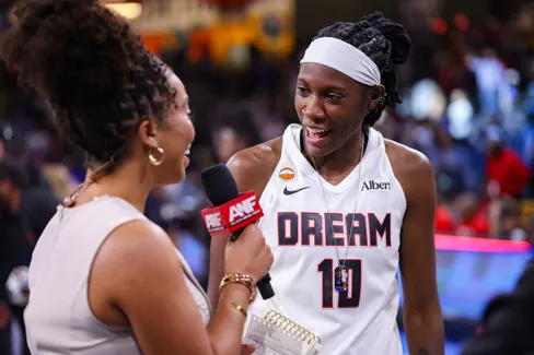 Rhyne Howard s’empare du record de tirs à 3-points sur une saison