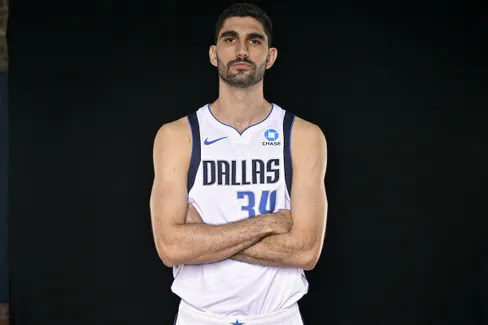 Santi Aldama entame son aventure avec les Mavs en douceur