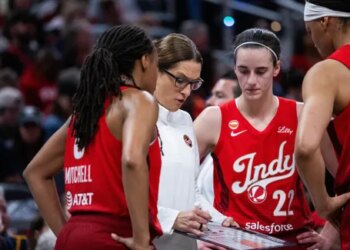 Stephanie White pousse Caitlin Clark et Kelsey Mitchell dans la course au MVP