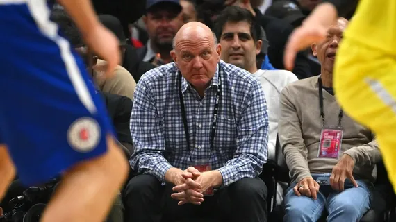 Suspendu, Steve Ballmer laisse les clés des Clippers à John Gibson