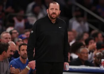 Tom Thibodeau de passage à Houston pour observer les Rockets