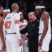 Tom Thibodeau offre une première leçon de coaching à Taj Gibson