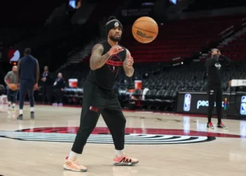 Toumani Camara bluffé par le niveau de Damian Lillard