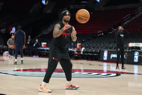 Toumani Camara bluffé par le niveau de Damian Lillard