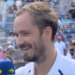 US Open > Medvedev, après sa victoire contre Rinderknech : "J’ai une anecdote amusante à propos de ma fille. Une fois, je l’ai emmenée à l’entraînement, elle était contente mais d'un coup elle a jeté sa raquette sur le court. Le coach m’a regardé et m’a dit : 'Je ne sais pas d’où elle tient ça...'"