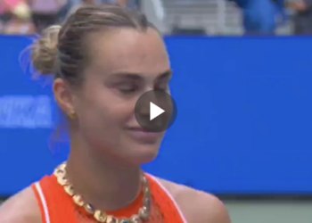 US Open, Vidéos > Aryna Sabalenka, après sa qualification en 8e de finale : "Ma principale tactique consiste à distraire mes adversaires avec les scintillements de mon collier"