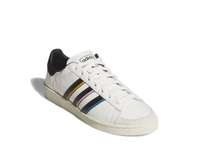Une adidas Jabbar Lo dédiée au Paris Basket