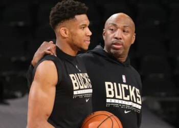 Vin Baker n’a pas coupé le cordon avec Giannis Antetokounmpo