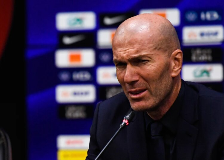 Zinédine Zidane, décision "insensée" dénoncée