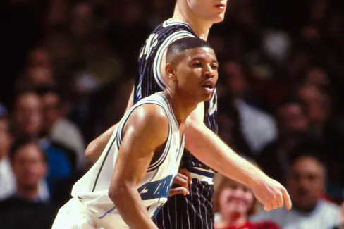 À Charlotte, Muggsy Bogues va prendre de la hauteur !