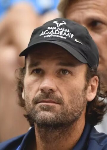 ATP > Carlos Moya, ex-coach de Nadal, prévient tout le monde avant le retour de Rafa sur les courts : « Il ne sera plus ce qu'il était autrefois »