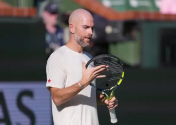 ATP - Shanghai > Mannarino (38 ans) : "J'entends des conseils : 'Il faut en faire un peu moins, mais plus qualitatif'. Pardon, c'est un peu de la branlette. Si tu veux être compétitif face à des mecs de 20 ans, il ne faut pas en faire moins"