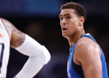 Après douze saisons, les Mavs se séparent de Dwight Powell