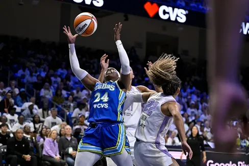 Avec 45 points, Arike Ogunbowale entre dans l’histoire des playoffs