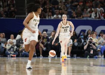 Caitlin Clark prend la défense de Kelsey Mitchell face aux supporters haineux