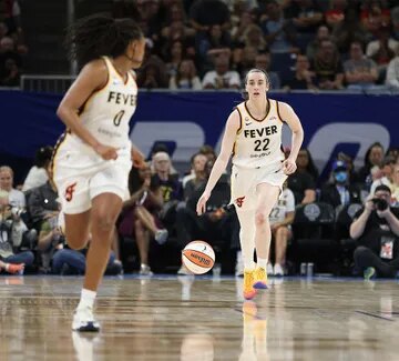 Caitlin Clark prend la défense de Kelsey Mitchell face aux supporters haineux