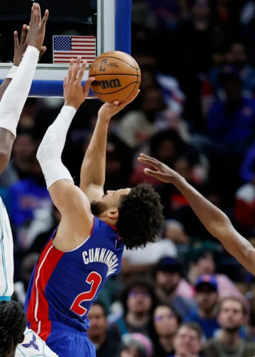 Cunningham et Detroit renversent Charlotte après la pause · SNA