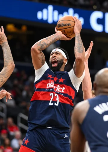 Davis brille, Washington renverse Milwaukee pour sa rentrée · SNA