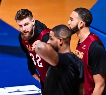 Dean Wade découvre la « guerre totale » face aux pivots adverses
