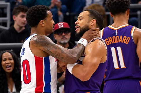Dillon Brooks fait péter un plomb à John Collins