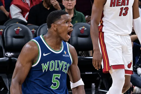 Erik Spoelstra recadre Myron Gardner après son « trashtalking » avec Anthony Edwards
