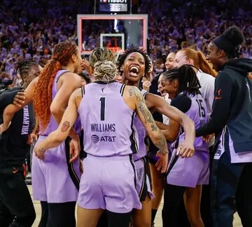 Gabby Williams envoie les Valkyries au deuxième tour des playoffs !