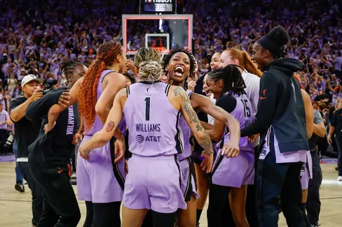 Gabby Williams envoie les Valkyries au deuxième tour des playoffs !