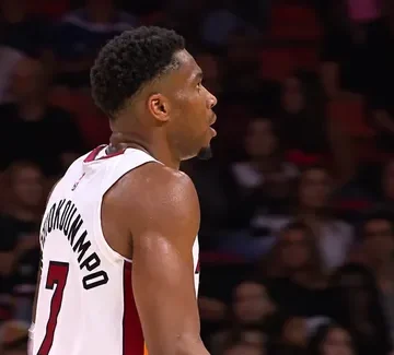 Giannis Antetokounmpo frôle le triple-double face aux Nets