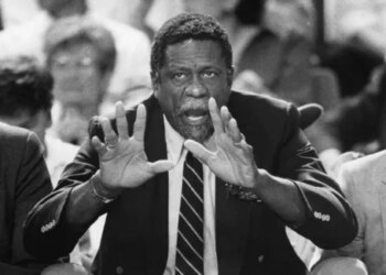Il y a 60 ans, Bill Russell brisait une barrière historique en NBA