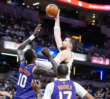 Ivica Zubac découvre la vitesse de Tyrese Haliburton