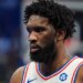 Joel Embiid se considère comme une « cible facile » pour les rumeurs