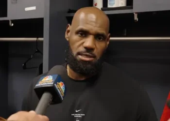 LeBron James réussit ses premiers pas avec les Sixers
