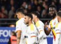 Lens enchaîne et se replace