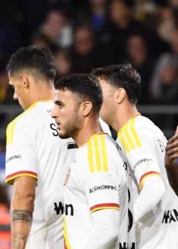 Lens enchaîne et se replace