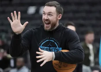 Les Hornets coupent Pat Connaughton et conservent Tidjane Salaün