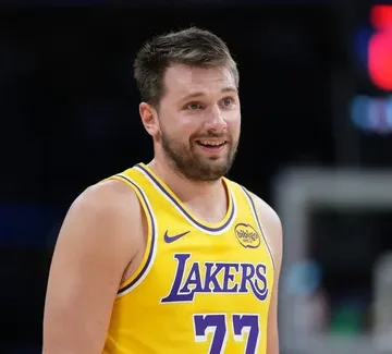 Les Lakers new-look s’amusent avec les Kings