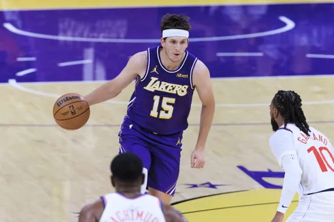Les Lakers remportent le premier derby de Los Angeles