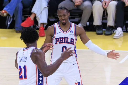 Les Sixers cherchent des solutions à leurs problèmes au rebond