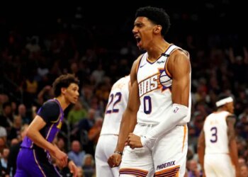 Les Suns prolongent leurs jeunes