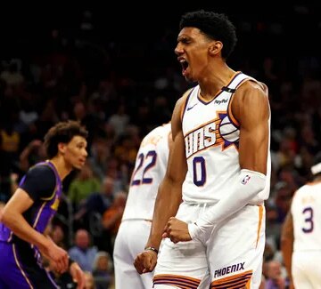 Les Suns prolongent leurs jeunes