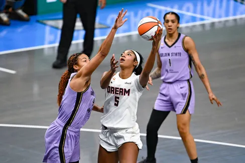 Les Valkyries étouffent le Dream et relancent les Finals WNBA