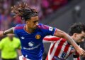 Manchester United coule, Leny Yoro voit rouge