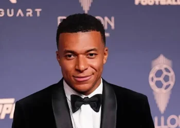 Mbappé plébiscité par les journalistes africains, Hakimi loin du podium · SNA