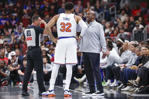 Mike Brown face au défi des égos dans la quête du doublé des Knicks