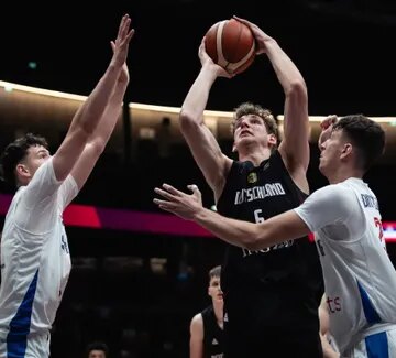 Moussa Diabaté prépare Hannes Steinbach au combat NBA
